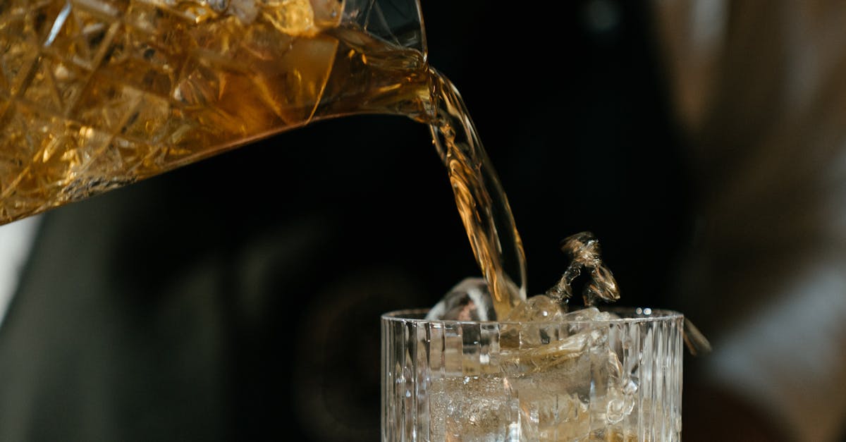 Celebrating Local Produce: Sustainability in Seasonal Cocktails