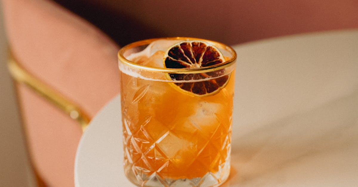 Crafting the Perfect Spring Spritz with Local Botanicals